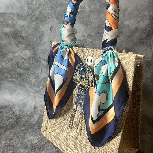 オーダー生産❤️ラインストーンとスワロビーズクラゲブローチと