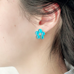 glass florets earrings  -nemophila- 2枚目の画像