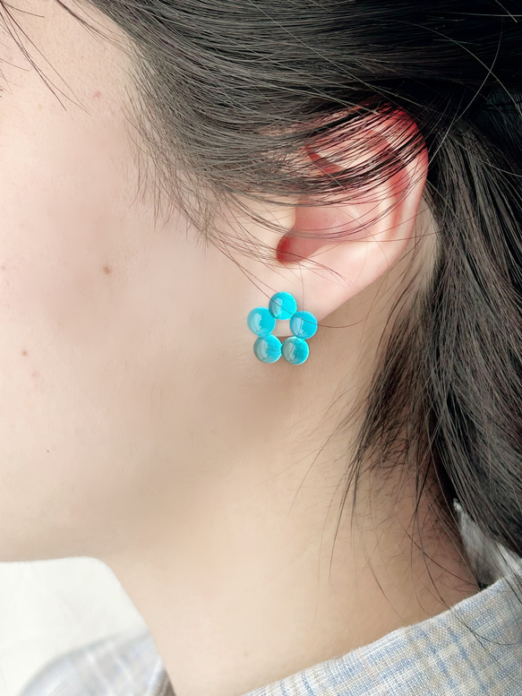 glass florets earrings  -nemophila- 2枚目の画像