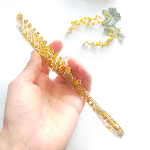 レジンヘアゴム 月　三日月　オレンジタ　ミモザ　クリア ミモザヘアゴム ハンドメイド レジンの通販 by あとりえkirara