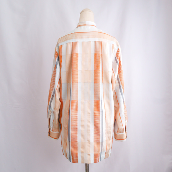 手織りのスタンドカラーのシルクシャツ　オレンジストライプ 4枚目の画像