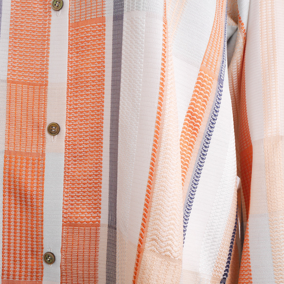 手織りのスタンドカラーのシルクシャツ　オレンジストライプ 6枚目の画像