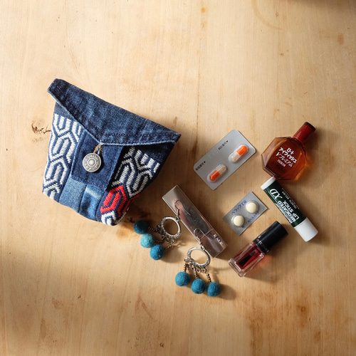 こぎん刺しミニポーチ亀【刺繍☺︎刺し子】デニムリメイク⌘受注製作