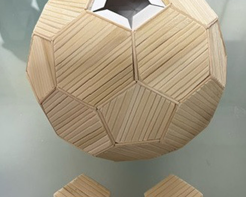 最終値下げ　サッカー　新品未使用　極美品✨木で作られたサッカーボール 32b0fdcfcb758ade27eefc94494d31