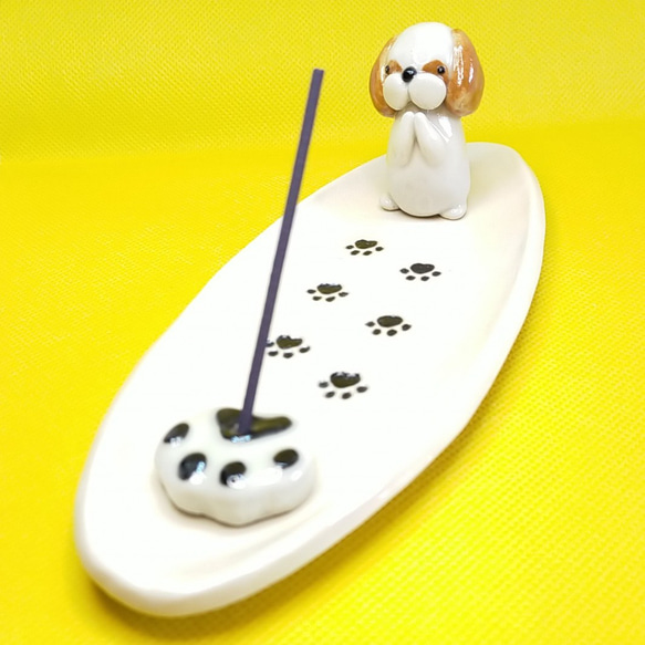 シーズー犬（シーズー）ホワイト&ゴールド　耳ロング　お香立て（犬） 8枚目の画像