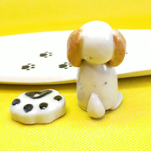 シーズー犬（シーズー）ホワイト&ゴールド　耳ロング　お香立て（犬） 3枚目の画像