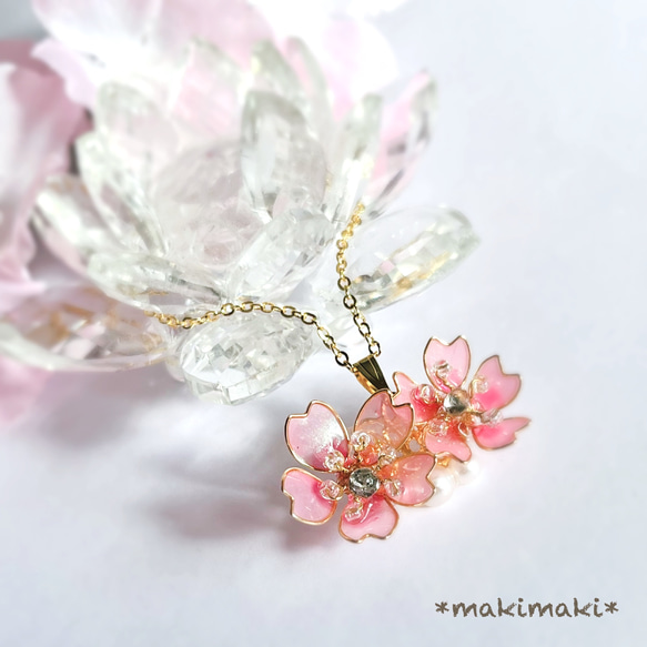 桜の可憐なネックレス〜受注作製〜ワイヤー／春／sakura／ピンク／人気／可愛い／贈り物 1枚目の画像