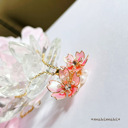 桜の可憐なネックレス〜受注作製〜ワイヤー／春／sakura／ピンク／人気／可愛い／贈り物 2枚目の画像