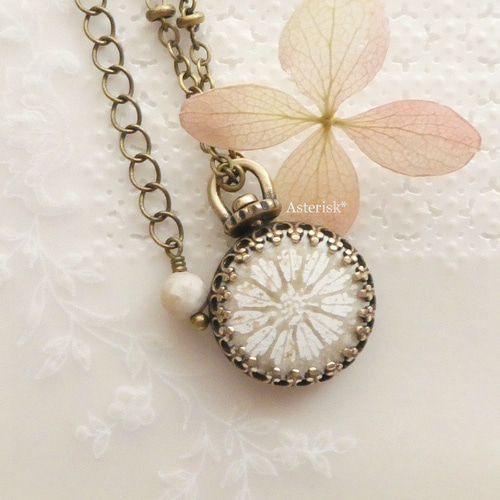 化石珊瑚>フォッシルコーラル デイジー 14mm 花珊瑚 ペンダント 