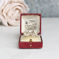 ヴィンテージガラスの透明な丸い花ピアス／ノンホールピアス［サージカルステンレス/チタン変更可能］ 13枚目の画像