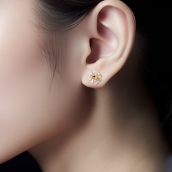 ヴィンテージガラスの透明な丸い花ピアス／ノンホールピアス［サージカルステンレス/チタン変更可能］ 8枚目の画像