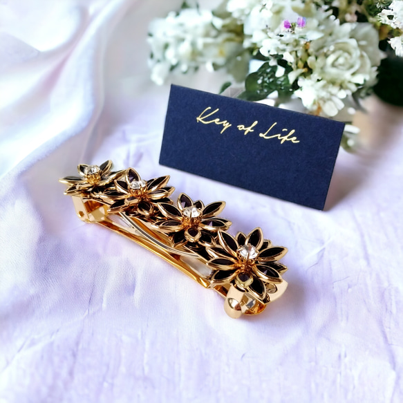 Key of Life▶︎ガラス花 ブラック 小さめ バレッタ 髪飾り 髪留め 黒 花 フラワー コテージコア 人気 6枚目の画像