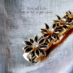 Key of Life▶︎ガラス花 ブラック 小さめ バレッタ 髪飾り 髪留め 黒 花 フラワー コテージコア 人気 4枚目の画像