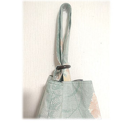 102A 抽繩手提包 桶型 Oshima Tsumugi Remake 春季顏色 玳瑁圖案 木環 5 個口袋 A4 第6張的照片