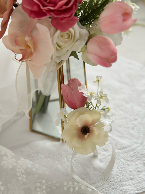 チューリップとカラーの造花ブーケ　胡蝶蘭　ウェディングブーケ　アーティフィシャルブーケ　コチョウラン 6枚目の画像