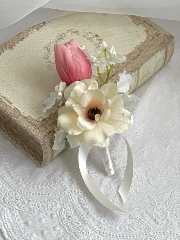チューリップとカラーの造花ブーケ　胡蝶蘭　ウェディングブーケ　アーティフィシャルブーケ　コチョウラン 3枚目の画像