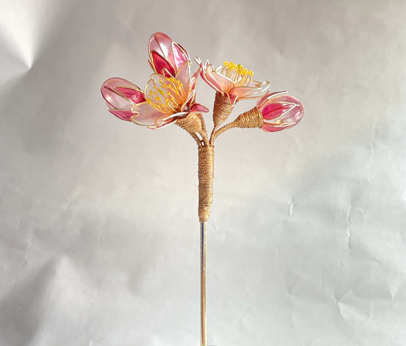 2輪の桜と3つの蕾のかんざし 3枚目の画像