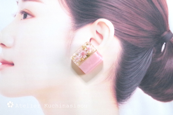 【Creema Limited】樹脂藝術雙色花朵耳環/耳環及吊墜&lt;桃粉色&gt; 第8張的照片
