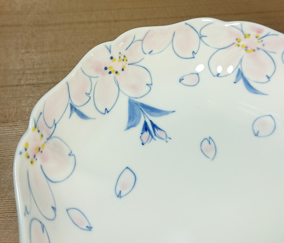 ◆新作◆中深皿(桜柄)　取り皿　手描き　九谷焼　 3枚目の画像