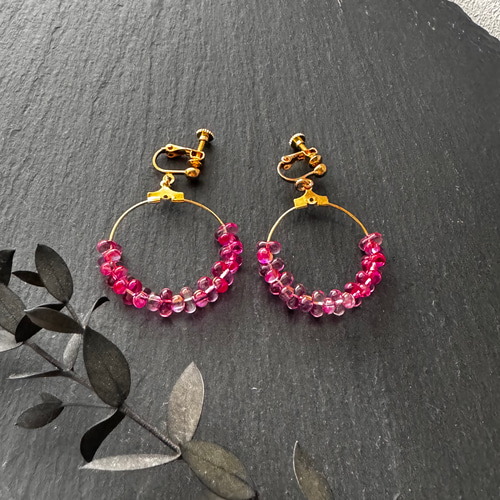 ガラスビーズフープピアス イヤリング ミッドナイトブルー ピアス 