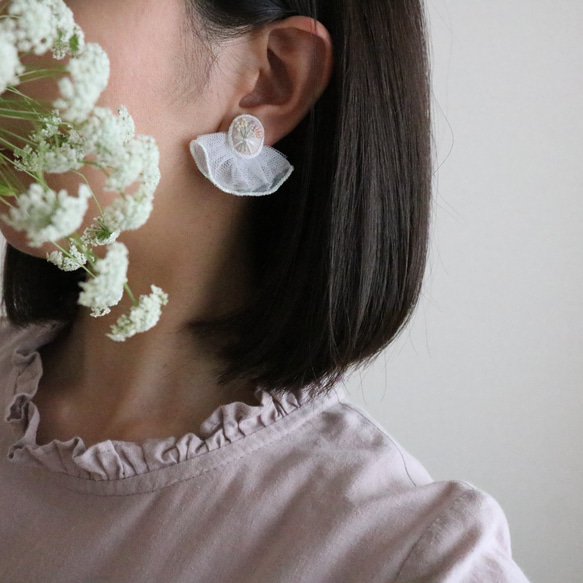 春の妖精～花束刺繍ピアス～ 2枚目の画像