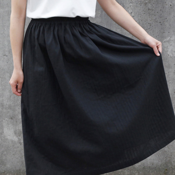 ふんわり柔らか オーガニックコットン・ダブルガーゼのギャザースカート（ブラック・黒）ポケット 3枚目の画像