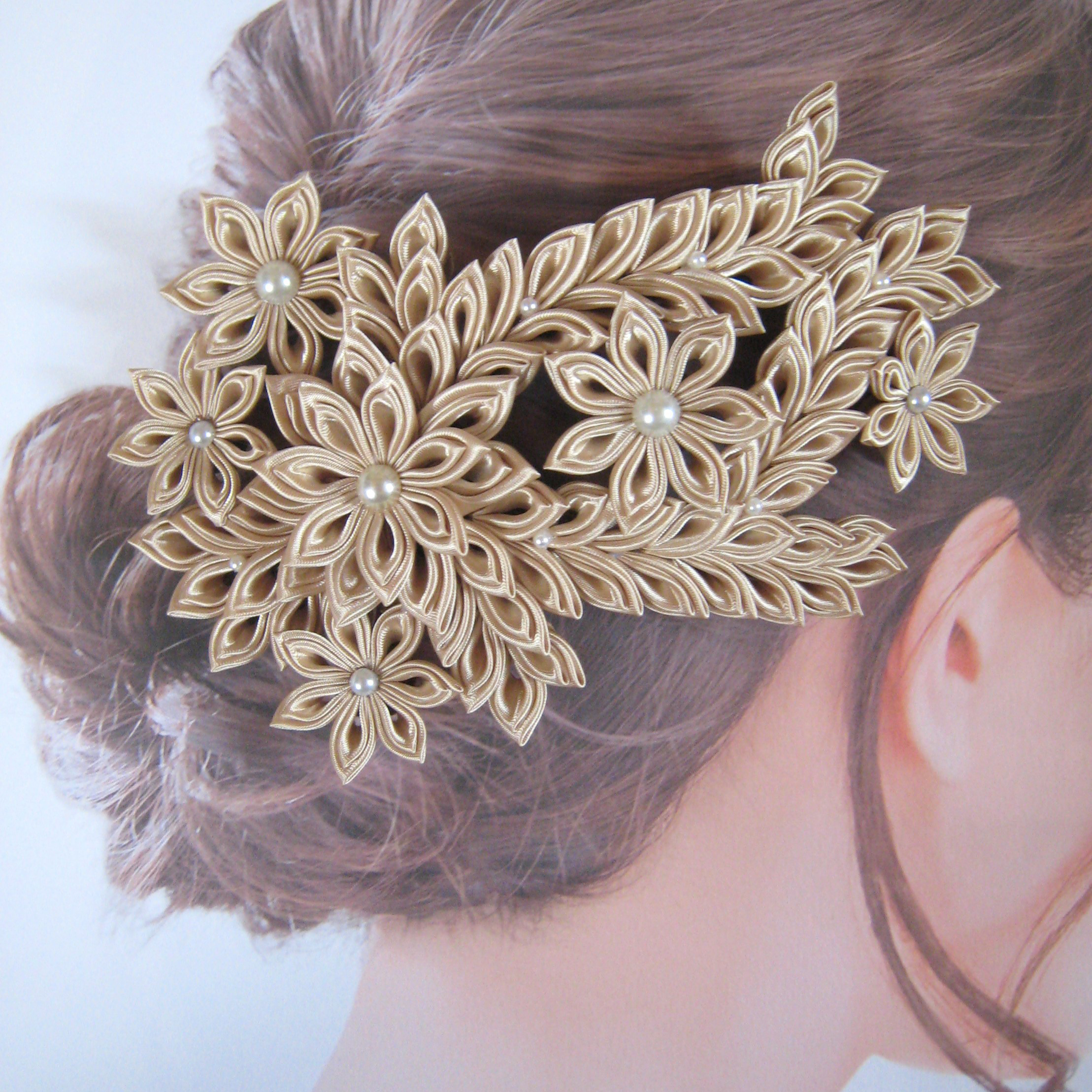 ボンネ・ヘッドドレス【つまみ細工】金のボンネ・ブライダル髪飾り　ウエディングに！