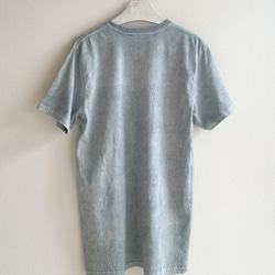 送料無料 ナチュラルな"Quiet Time" 優しいグレー泥染したオーガニックコットンTシャツ 4枚目の画像
