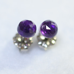 (1 件) 紫水晶玫瑰切割耳環（5 毫米，鈦柱） 第1張的照片