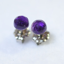 (1 件) 紫水晶玫瑰切割耳環（5 毫米，鈦柱） 第3張的照片