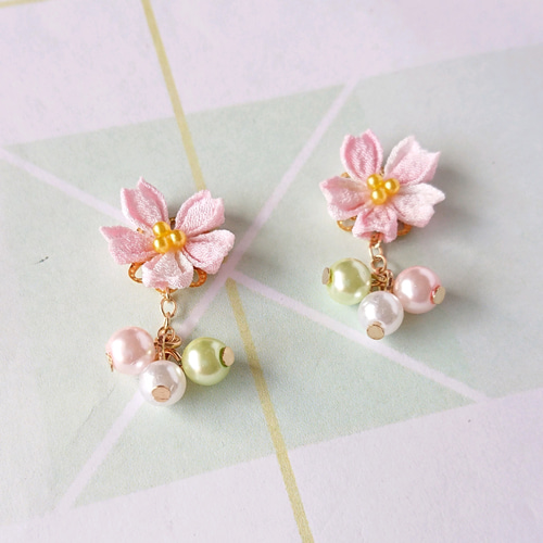 つまみ細工 桜と三色パール ピアス イヤリング ピアス（フック