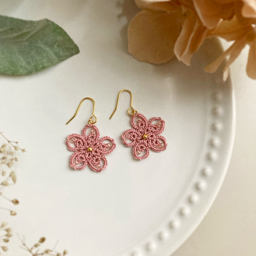 桜の花ゆれる タティングレースピアス/イヤリング 桜の耳飾り