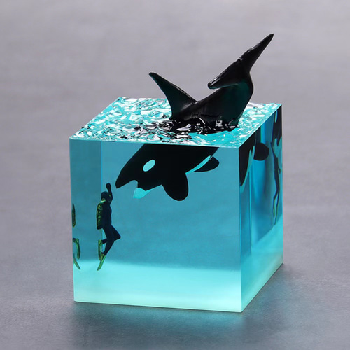 海アート レジンランプ クジラとダイバーの卓上ライト 間接照明 新居
