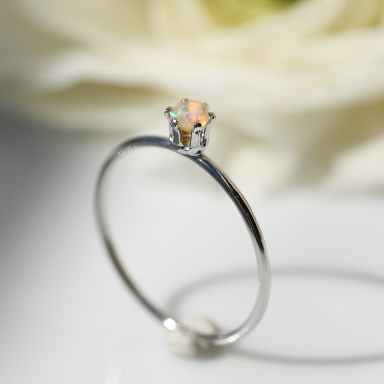 高品質オパールのSV925/14kgfリング 天然石 指輪 職場 通勤 シンプル 小さい [No.149]