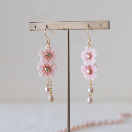 揺れるパールと桜 ピアス/イヤリング ピアス（フック・チェーン） 地下