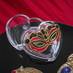 ヴェネツィア仮面カーニバル　レッド/ ハート形ガラスの小物入れ　プチギフト 4枚目の画像