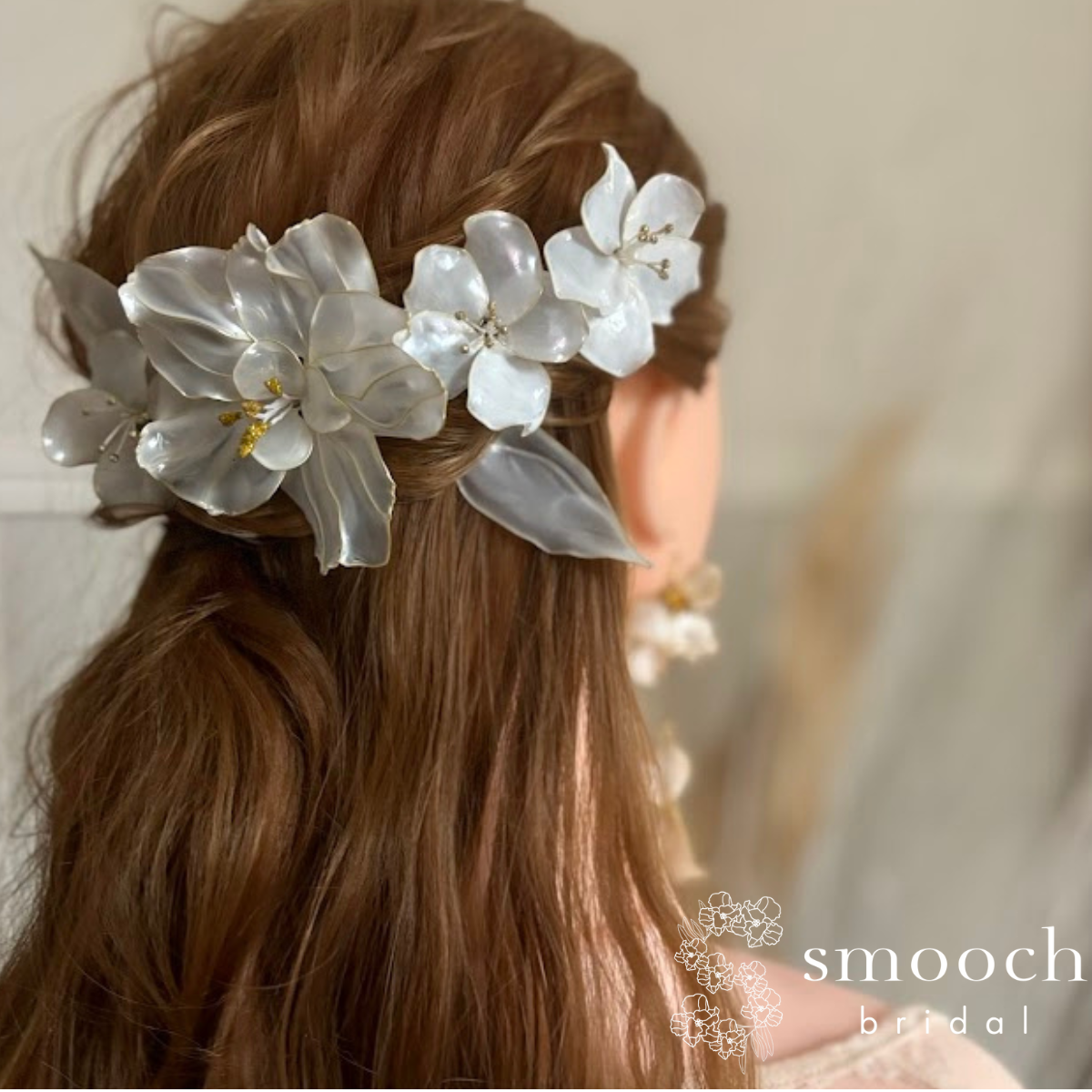 【送料無料】ぷっくり 艶めく 花 ヘッドドレス ホワイト パール 髪飾り ウェディング 結婚式  成人式  人気