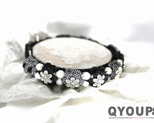 パラコードリード❥エレガント❥ブラック×ホワイト　キラキラビーズ　お花 №039 パラコード犬用首輪〈Lサイズ：35～38cm〉 ParaWan combi Fleurs Glen