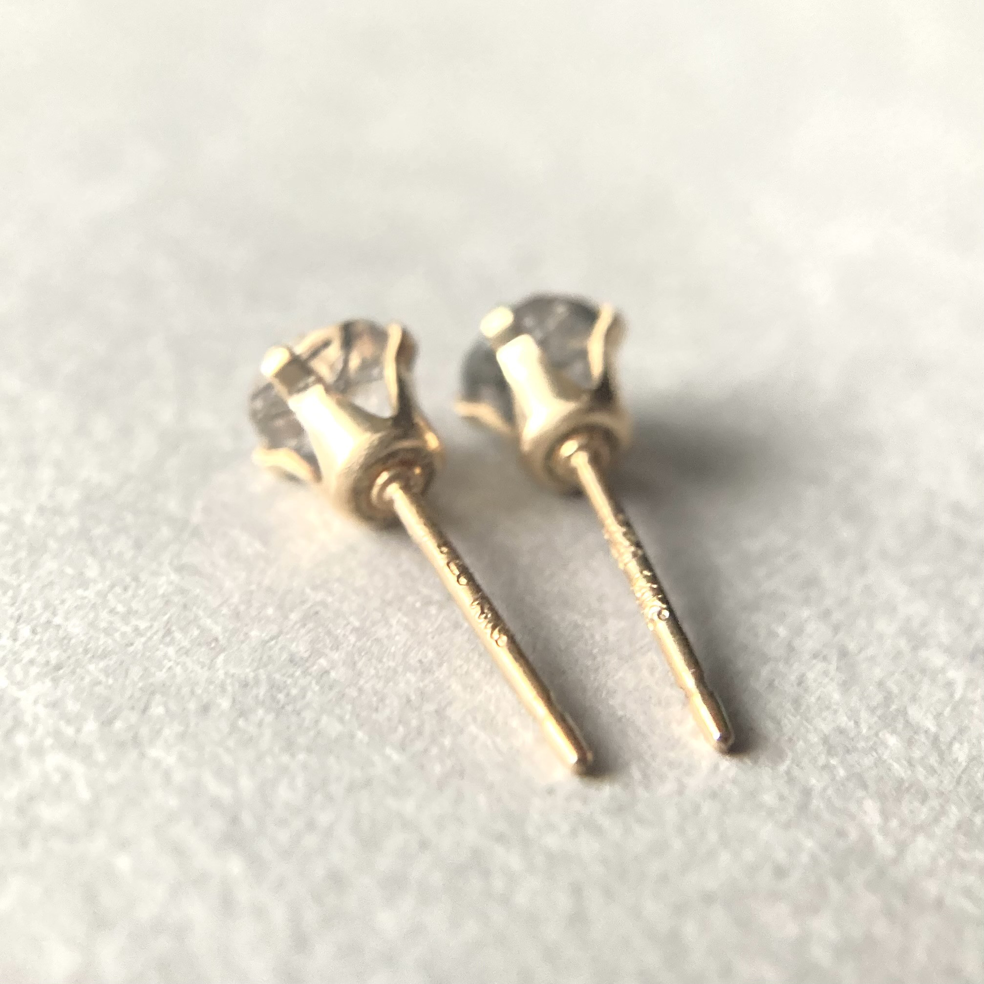 【黒針水晶】トルマリンクォーツのスタッドピアス【14KGF 4mm】