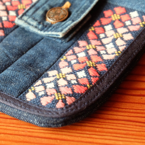 こぎん刺しのデニムリメイク桜スマホショルダー【刺繍☺︎刺し子