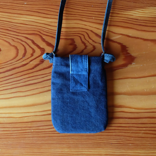 こぎん刺しのデニムリメイク桜スマホショルダー【刺繍☺︎刺し子