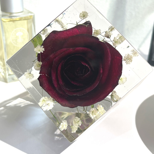 薔薇レジンチャーム 2cm キューブ型 厚