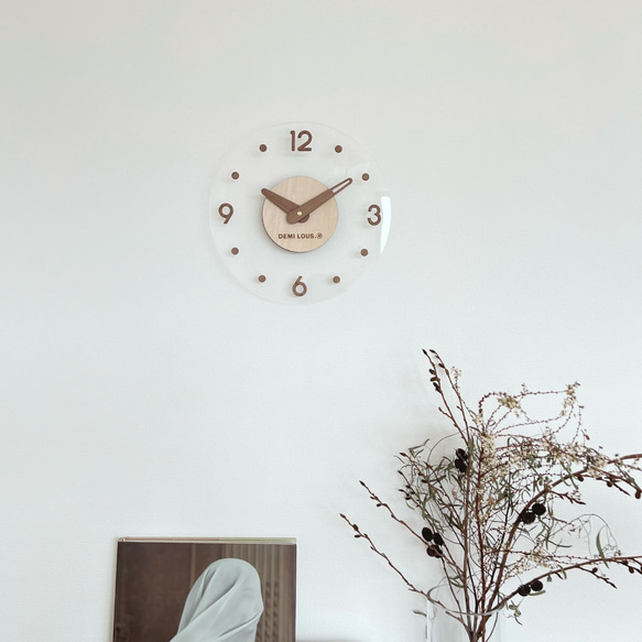 モダンな壁掛け時計 - クリア透明＆自然木製デザイン | 静かで可愛いインテリア時計 20枚目の画像