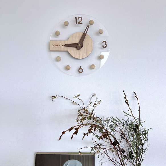 モダンな壁掛け時計 - クリア透明＆自然木製デザイン | 静かで可愛いインテリア時計 16枚目の画像