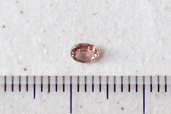 アキシナイト＊オーバル・カット＊0.15ct＊3.8×3.0mm＊AX-001 6枚目の画像