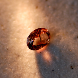 アキシナイト＊オーバル・カット＊0.15ct＊3.8×3.0mm＊AX-001 4枚目の画像