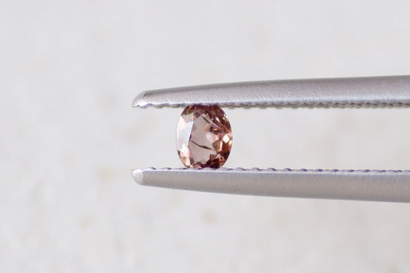 アキシナイト＊オーバル・カット＊0.15ct＊3.8×3.0mm＊AX-001 5枚目の画像