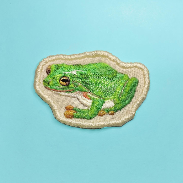 【オーダーメイド】ペット刺繍〜カエルのブローチ〜 1枚目の画像