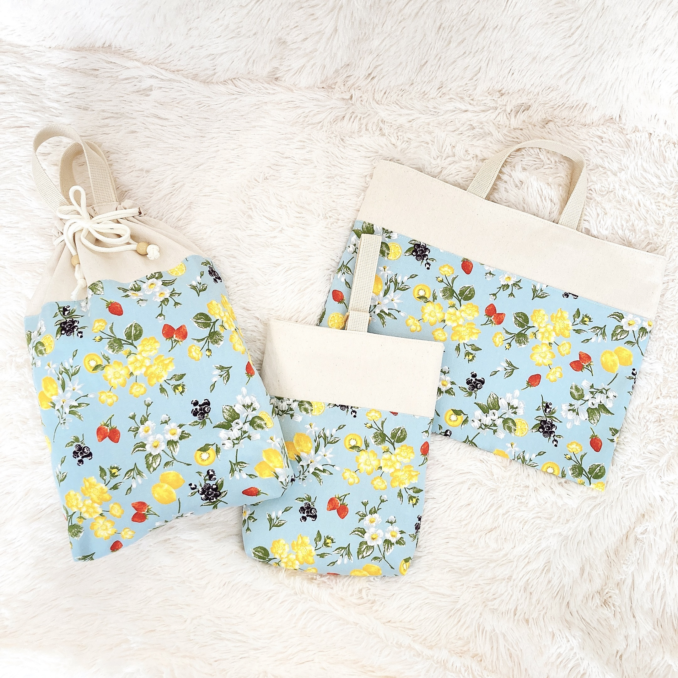 フルーツ×フラワー柄 水色 レッスンバッグ セット･上履き入れ お着替え袋  入園グッズ・入学セット オーダー