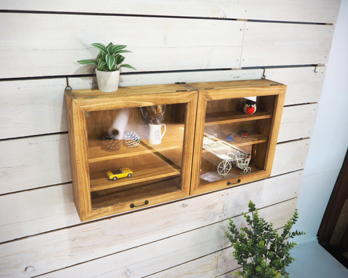 【匿名発送】木製キャビネット 飾り棚 アンティーク 壁掛け コレクションケース 匿名発送】木製キャビネット 飾り棚 アンティーク 壁掛け コレクション